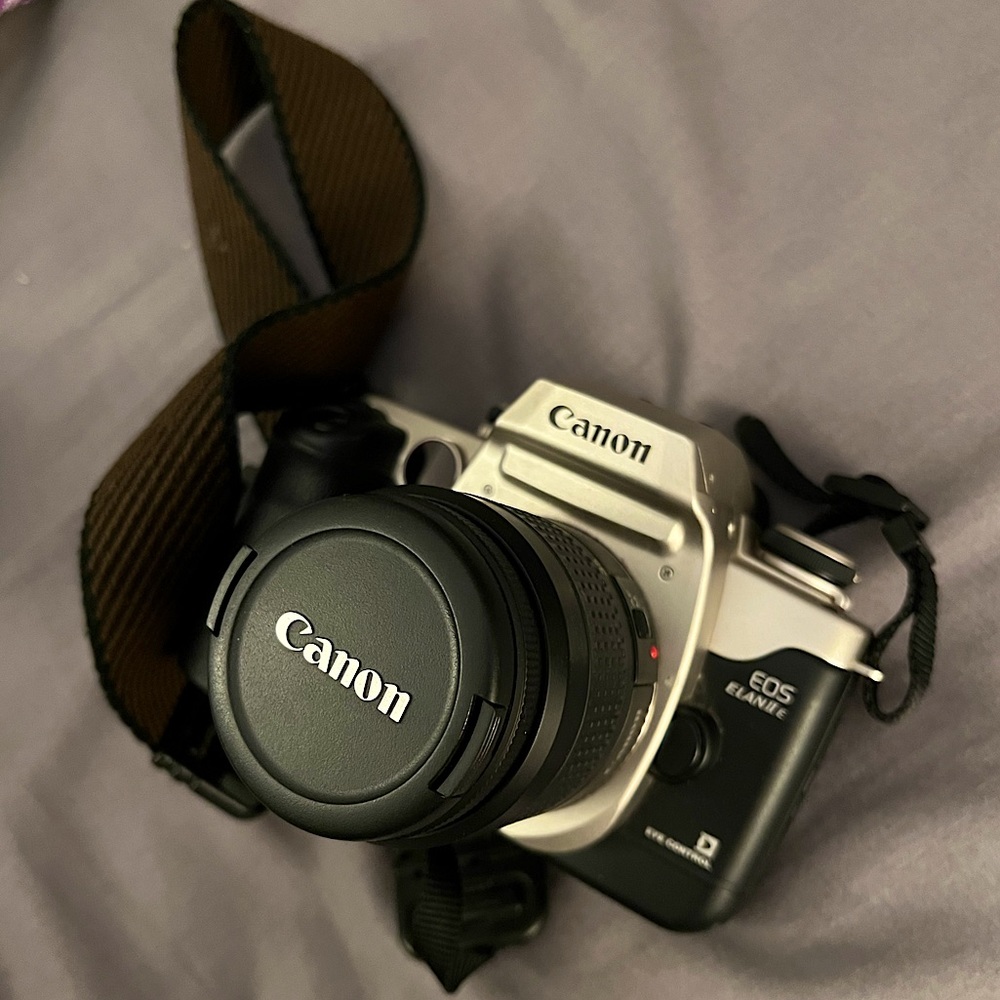Canon EOS Elan 2e Film Camera